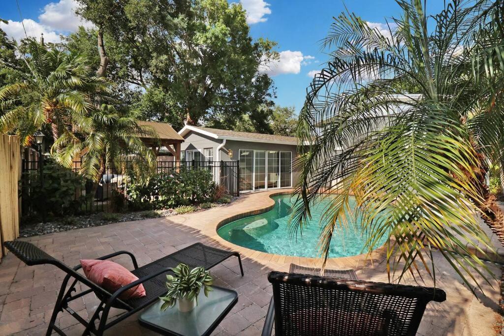 Palm Tree Paradise Tampa Pool Home Bagian luar foto